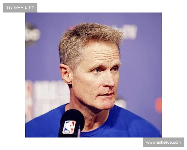 科尔-坎贝尔与朱利安-杜兰维尔因纪律问题被多特蒙德外租 科尔-坎贝尔与朱利安-杜兰维尔因纪律问题被多特蒙德外租